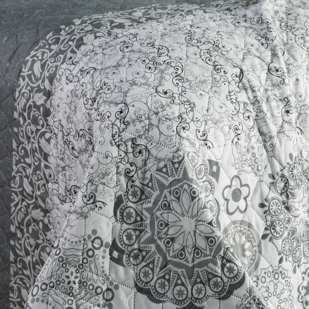 Biało-szara narzuta dwustronna z mikrowłókna DecoKing Alhambra, 220x240 cm