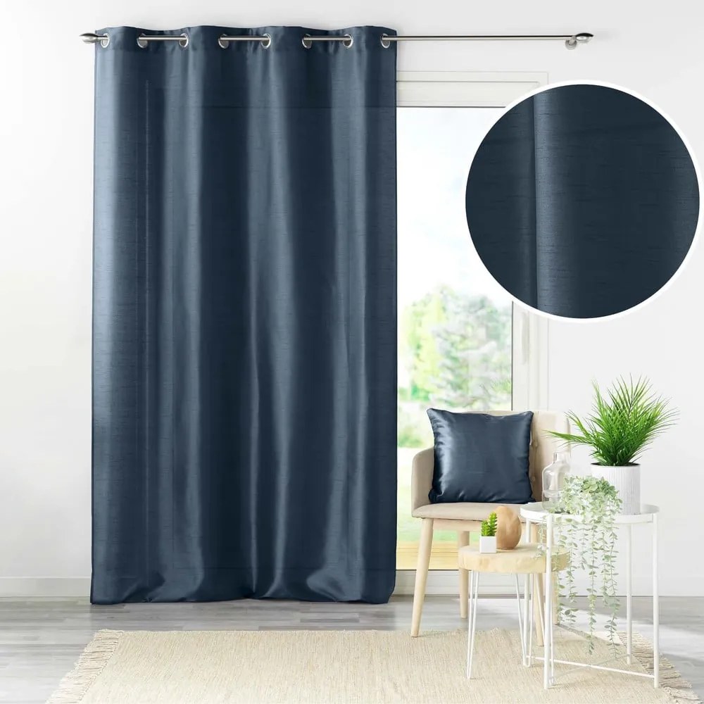 Ciemnoniebieska zasłona z mikrosatyny 140x240 cm Shana – douceur d'intérieur