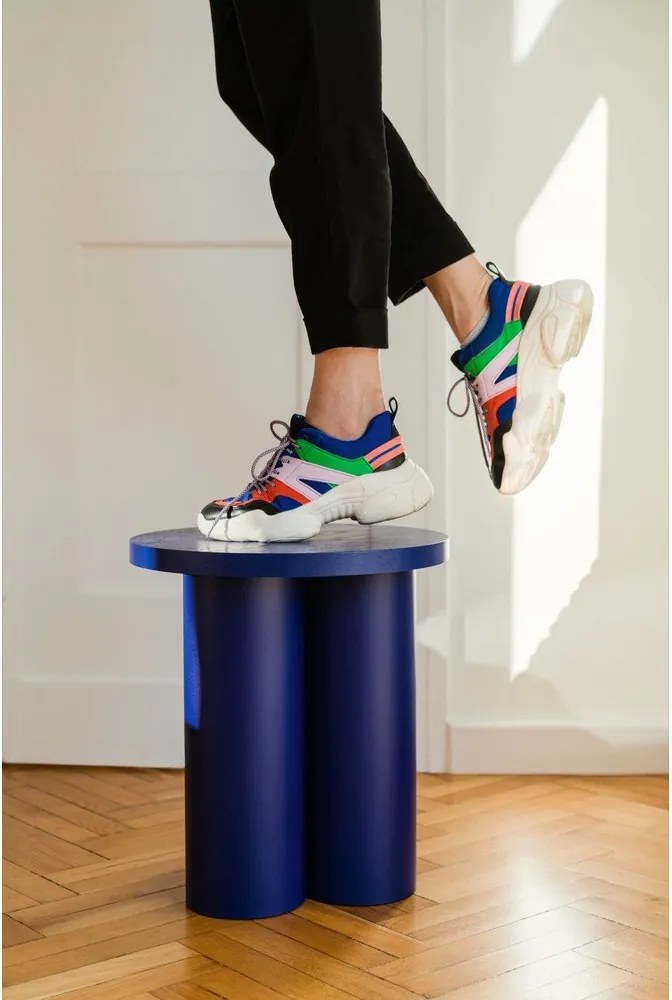 Niebieski stołek Oly – noo.ma