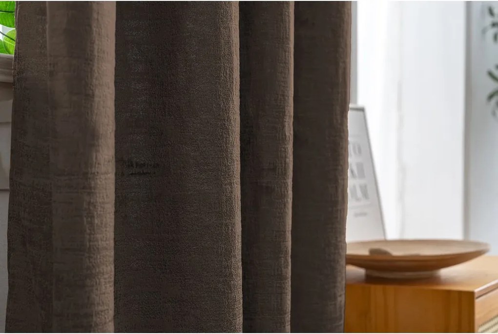 Zaciemniająca zasłona LOOM VELVET 140x250 cm, brązowa Zawieszanie: Metalowe pierścienie