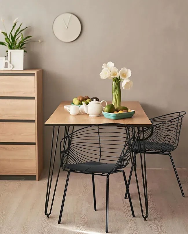 Czarne metalowe krzesło z poduszką G8-M95