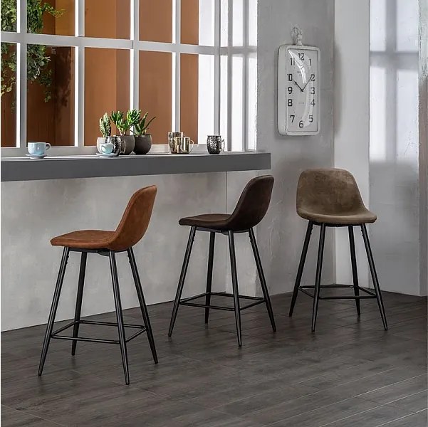 Zestaw 2 wysokich, terakotowych, tapicerowanych stołków "Brig" ze skóry ekologicznej z podnóżkiem, 50x44 cm, 84 wys.