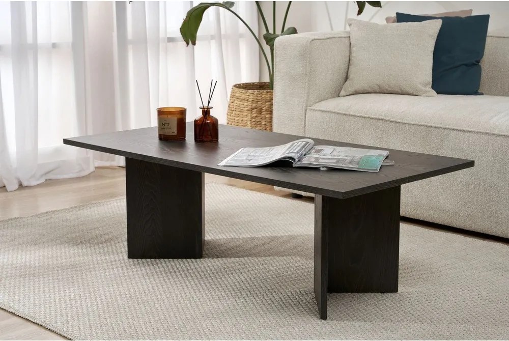 Czarny stolik z matowym wykończeniem 60x119 cm Sabin – Kalune Design