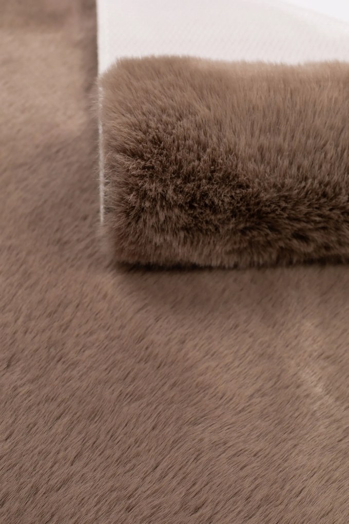 Dywanik futrzany Brązowy 50x80 cm Dekoracyjny Antypoślizgowy Estetyczny