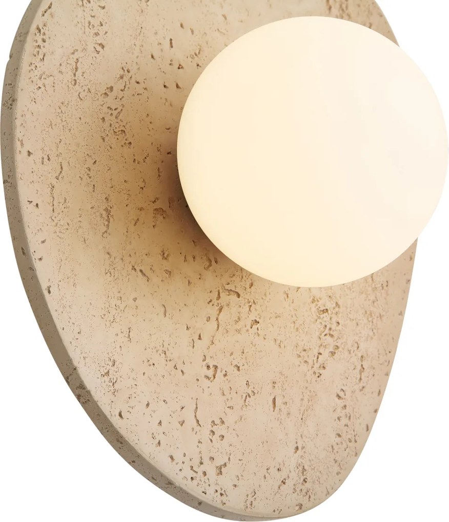 Lampa ścienna Japandi organiczna z naturalnego kamienia i opalowego szkła - Josie