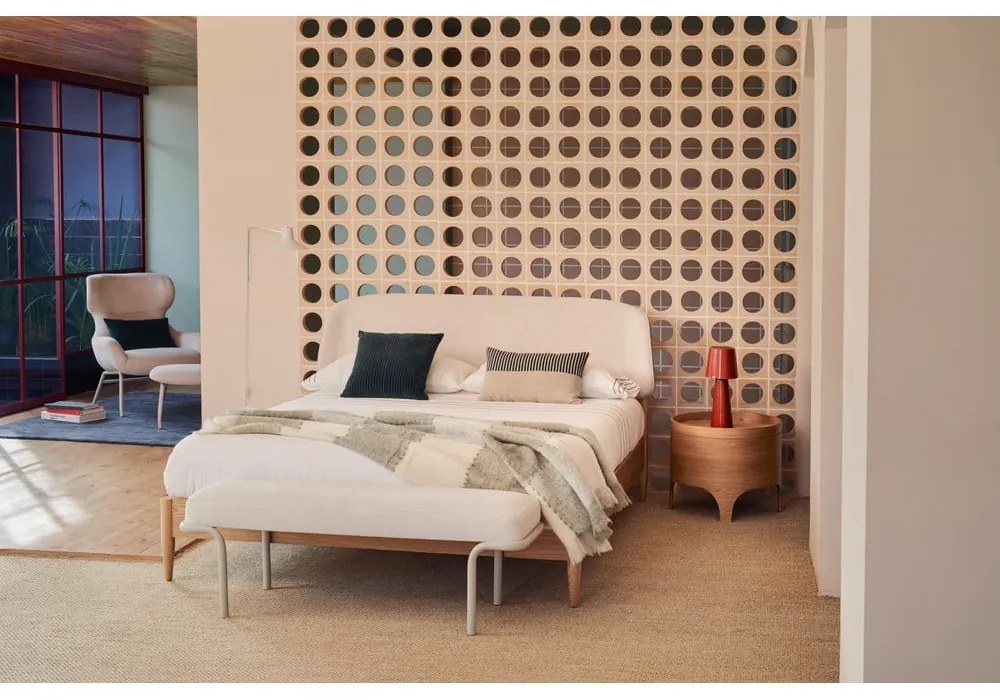 Beżowe łóżko dwuosobowe z litego drewna jesionowego ze stelażem 160x200 cm Octavia – Kave Home