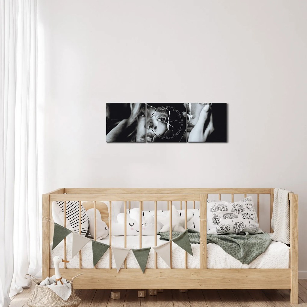 Obraz - Spojrzenie w lustro (z zegarem) (90x30 cm)