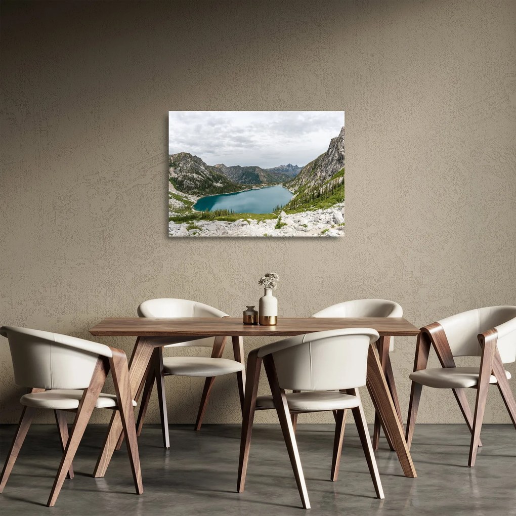 Obraz na szkle jeziora w górach (70x50 cm)