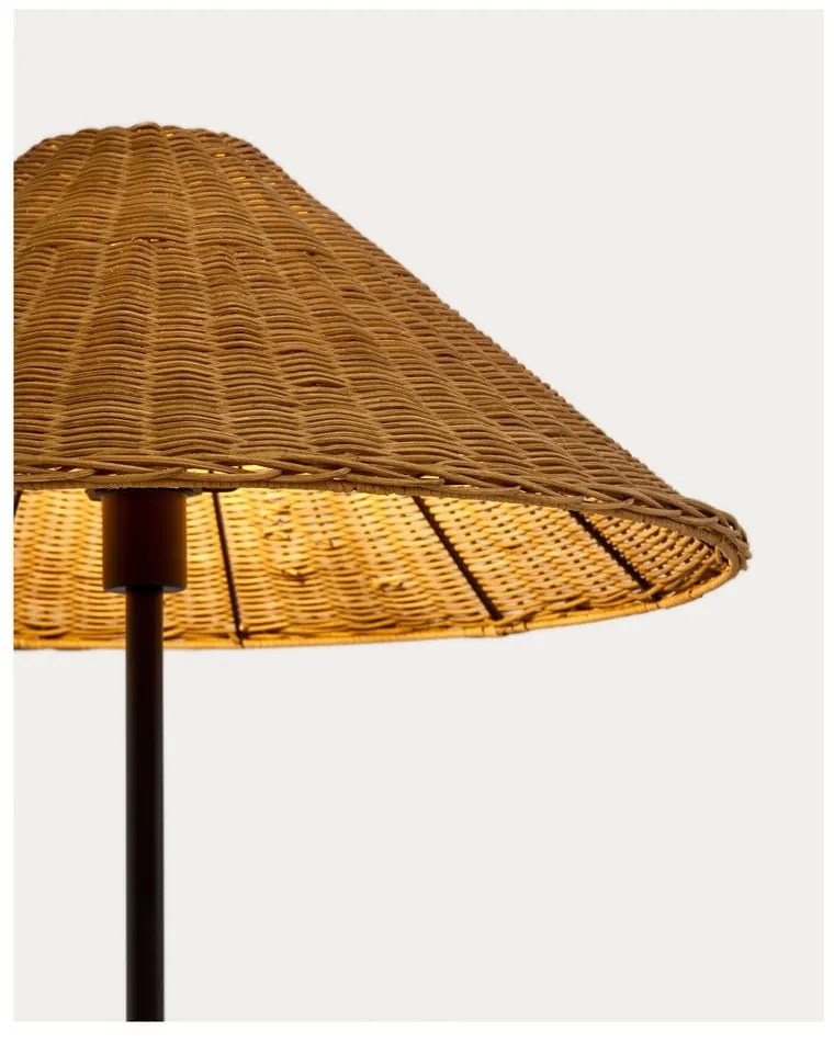 Czarno-naturalna lampa stojąca z rattanowym kloszem (wys. 154 cm) Urania – Kave Home