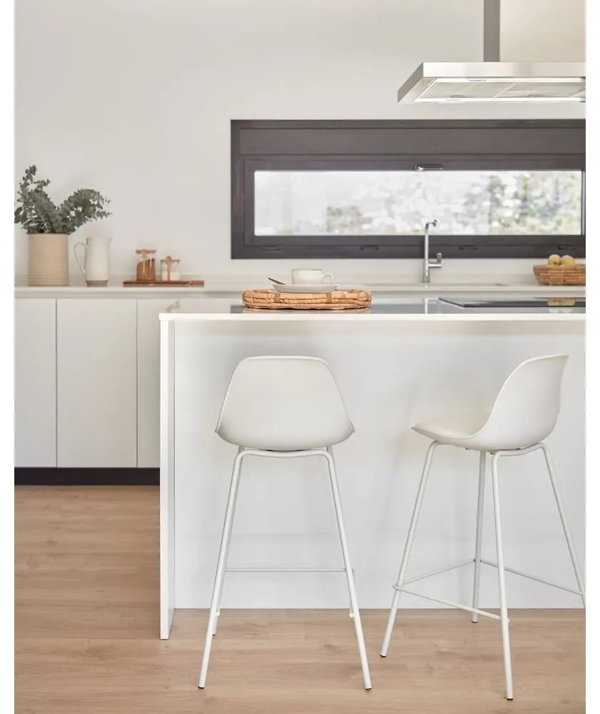 Biały hoker (wysokość siedziska 65 cm) Brighter – Kave Home