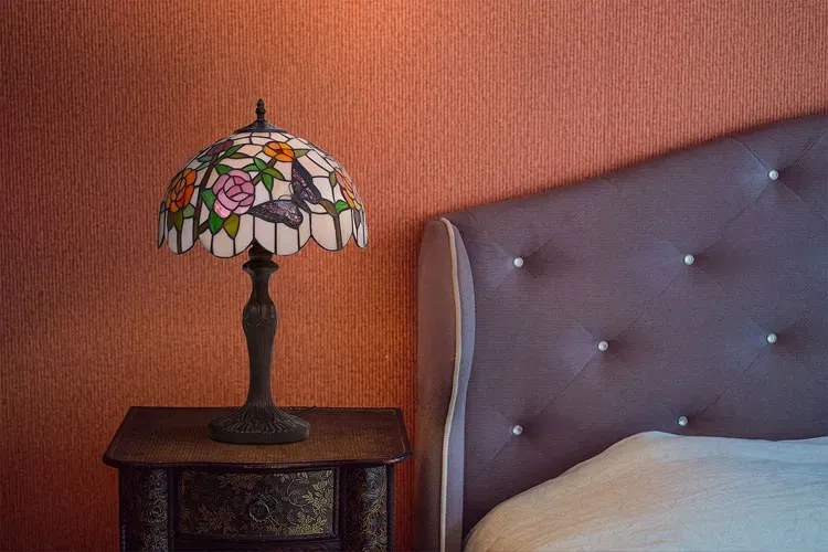 Witrażowa lampa stołowa z motywem kwiatów - 6X A656 E9-G87