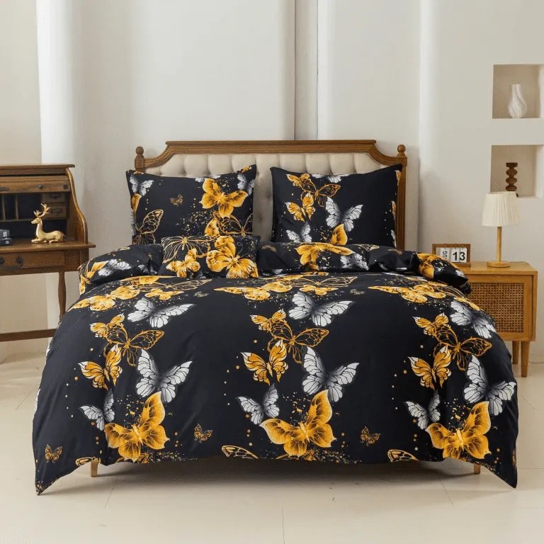 PrzytulneMieszkanie.pl PrzytulneMieszkanie.pl Pościel z mikrofibry GOLD BUTTERFLY czarna Rozmiar pościeli: 2 szt 70 x 90 cm | 200 x 220 cm