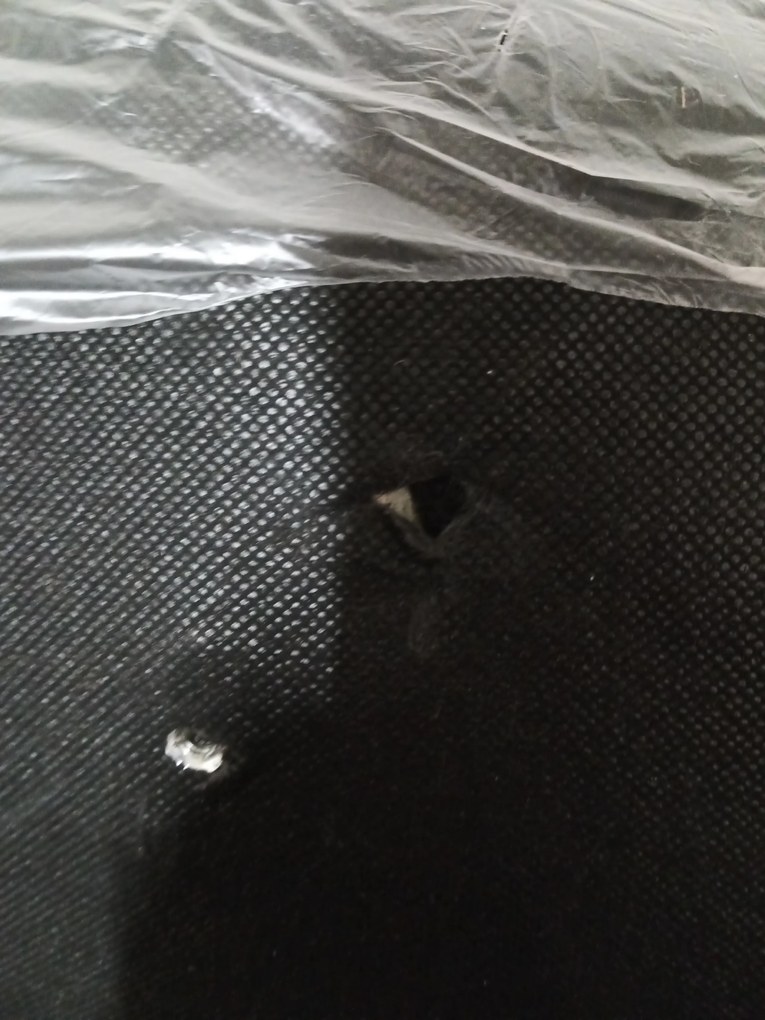 PROMOCJA Czarny aksamitny krzesło LAVA z czarnymi nogami II. jakość