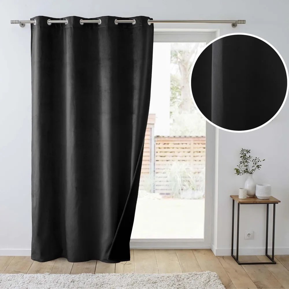 Czarna aksamitna zasłona termiczna 140x260 cm Polarchic – douceur d'intérieur