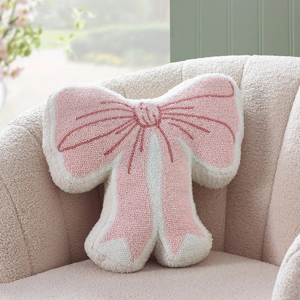 Poduszka dekoracyjna z materiału bouclé 43x45 cm Bow – Catherine Lansfield