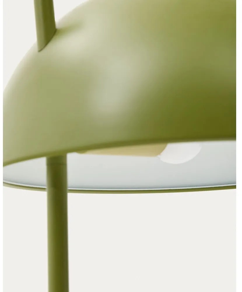 Zielona/w naturalnym kolorze lampa stołowa z metalowym kloszem (wysokość 48,5 cm) Catlar – Kave Home
