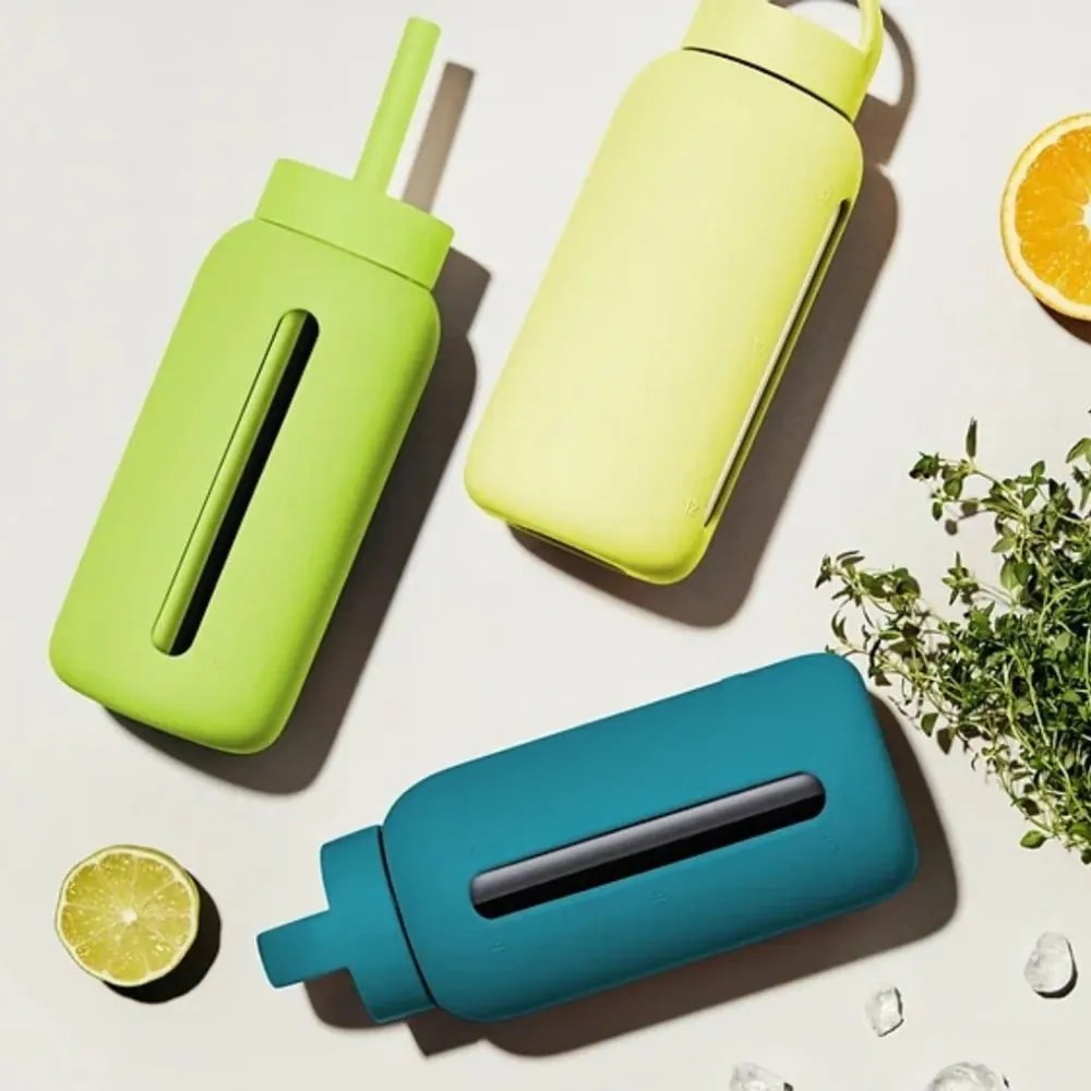 Jasnożółta butelka podróżna 720 ml Sunny Lemonade – Muuki