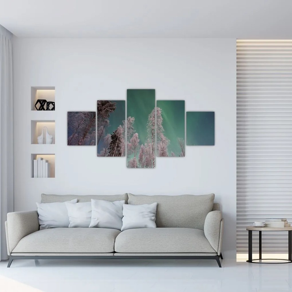 Obraz zorzy polarnej nad zamarzniętymi drzewami (125x70 cm)