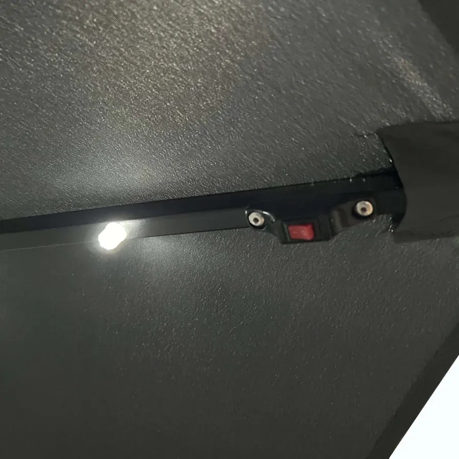 Ciemnoszary parasol do ogrodu z LED - Sorena