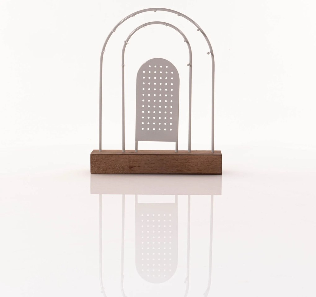 Metalowy stojak na biżuterię, drewniana podstawka, 18 x 4,5 cm