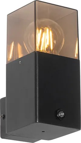 Lampa ścienna zewnętrzna czarna IP44 z czujnikiem zmierzchu do świtu - Denmark