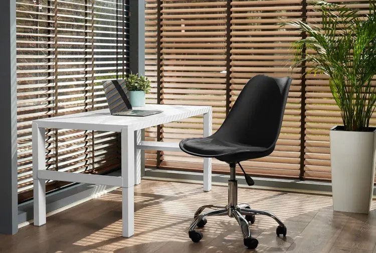 Czarne krzesło obrotowe z regulacją W8-F54