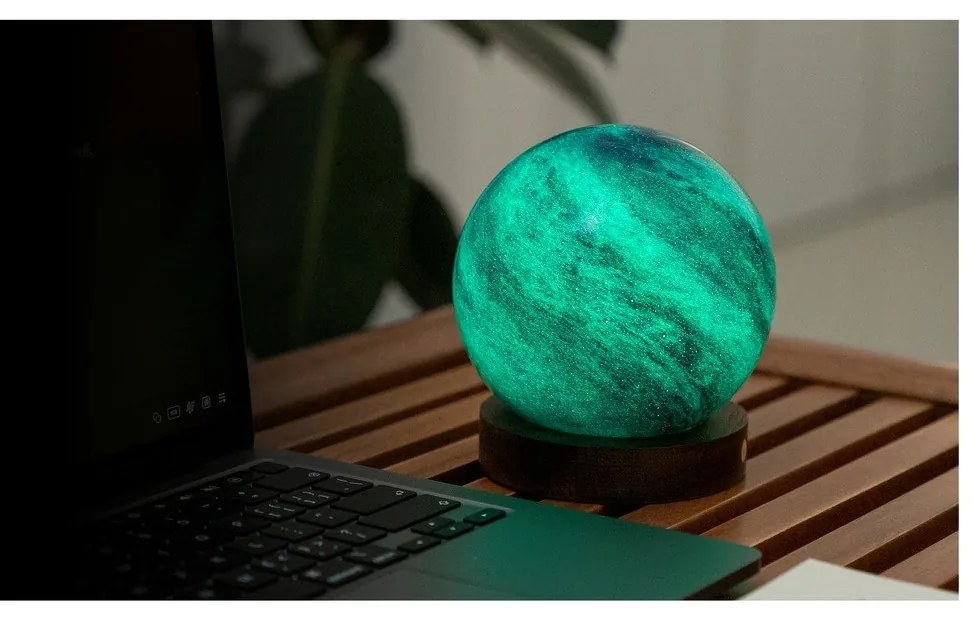 Lampa stołowa LED w ciemnym naturalnym kolorze ze szklanym kloszem (wysokość 13 cm) Galaxy Breeze – Gingko