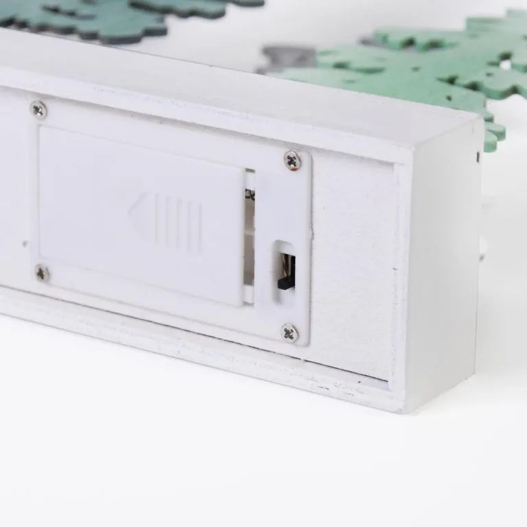 Drewniana dekoracja świąteczna LED z motywem jeleni, 30 cm