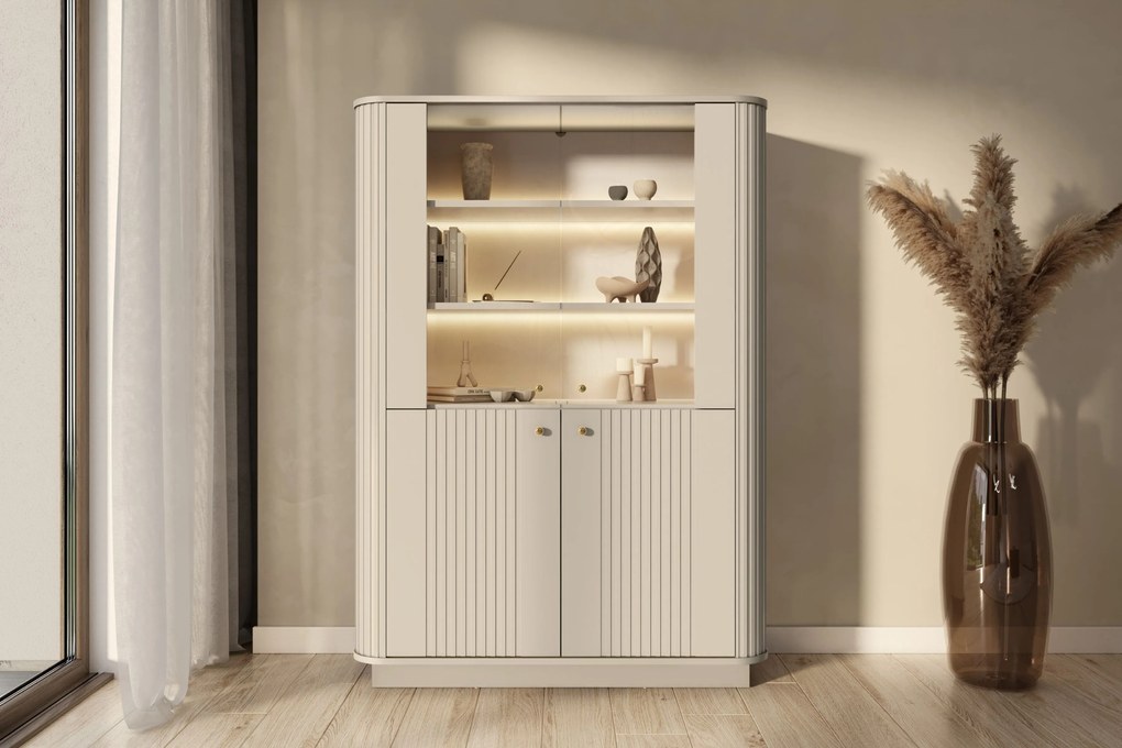 Witryna Vesper do salonu na cokole - kaszmir / złote uchwyty