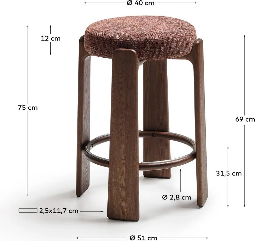 Hoker w kolorze brązowo-ciemnonaturalnym z litego drewna jesionowego (wysokość siedziska 75 cm) Granite – Kave Home