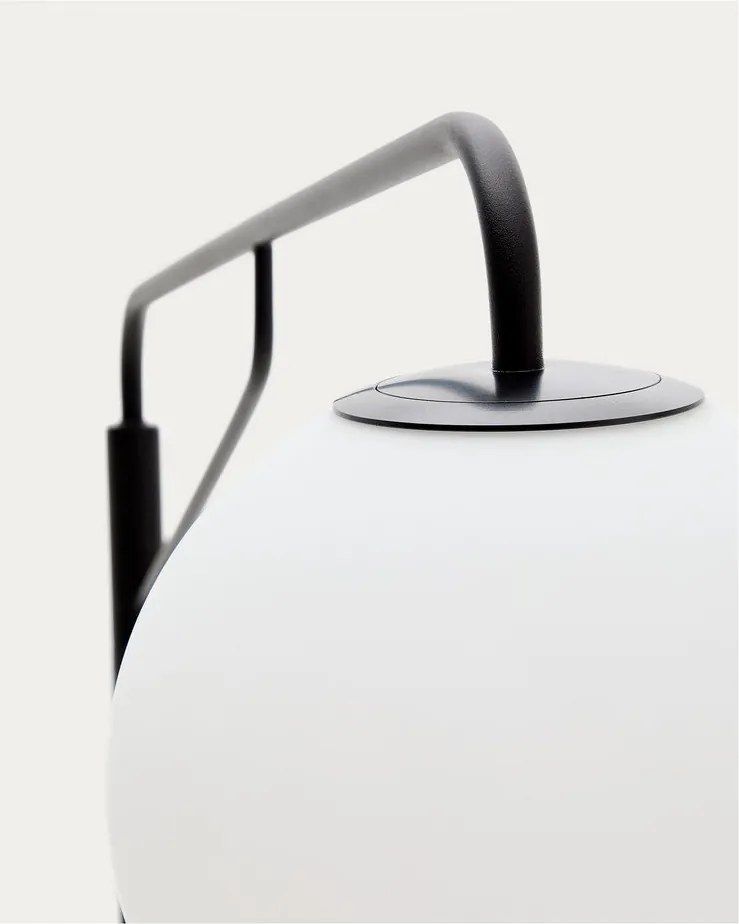 Biało-czarna lampa stojąca ze szklanym kloszem (wysokość 164 cm) Eilo – Kave Home