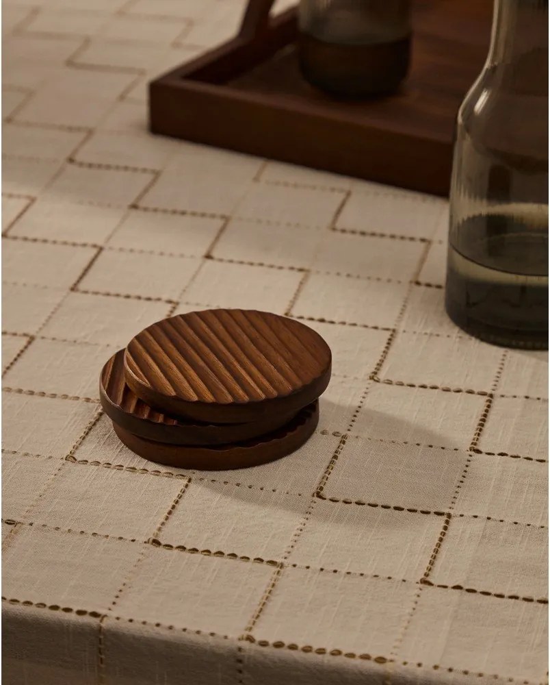 Drewniane podkładki w ciemnym naturalnym kolorze zestaw 4 szt. Rommu – Kave Home