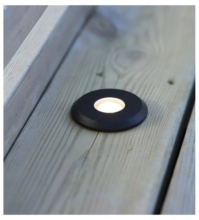 Czarna wbijana lampa Markslöjd Garden 24 Decklight, ø 60 mm