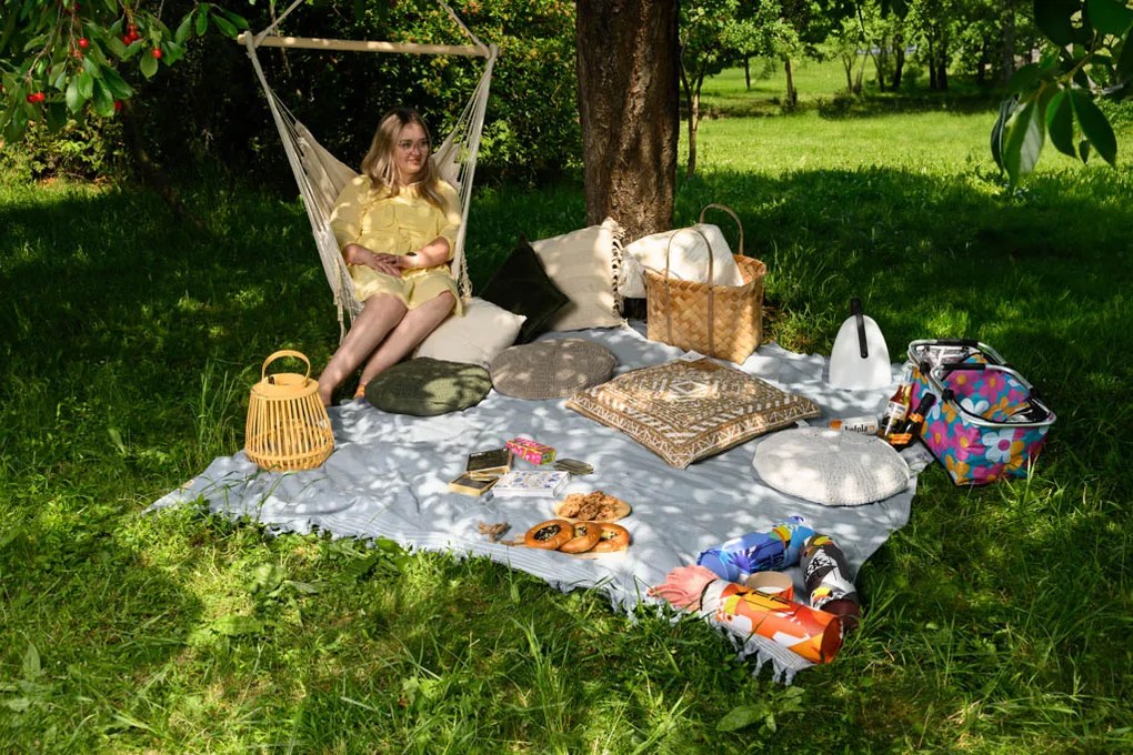 Beżowy fotel wiszący PALAK