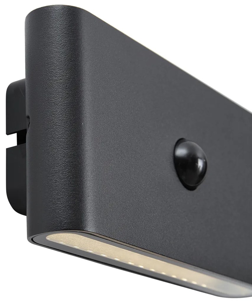 Czarna lampa ścienna z 4-stopniowym czujnikiem magnetycznym z możliwością ładowania LED - Batt