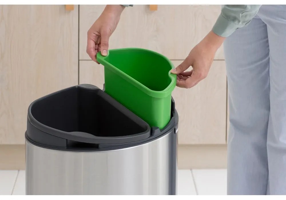 Stalowy kosz na śmieci do segregacji odpadów otwierany na dotyk w kolorze matowego srebra 33 l Touch Bin Recycle – Brabantia