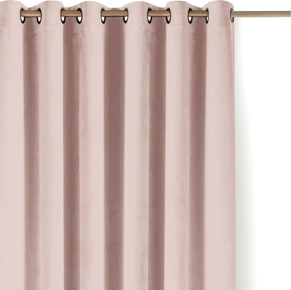 Jasnoróżowa aksamitna zasłona częściowo zaciemniająca (dimout) 400x270 cm Velto – Filumi