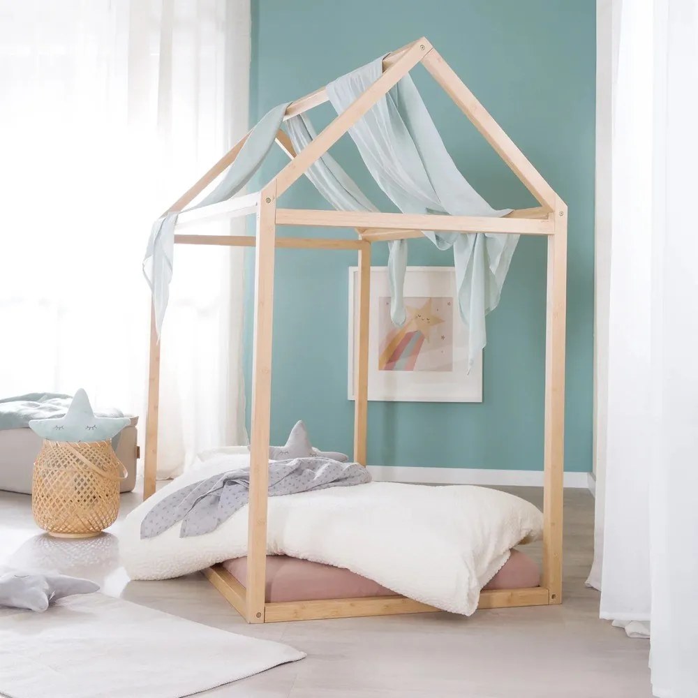Bambusowe łóżko dziecięce w kształcie domku w naturalnym kolorze z materacem bez stelaża 70x140 cm House Bed – Roba