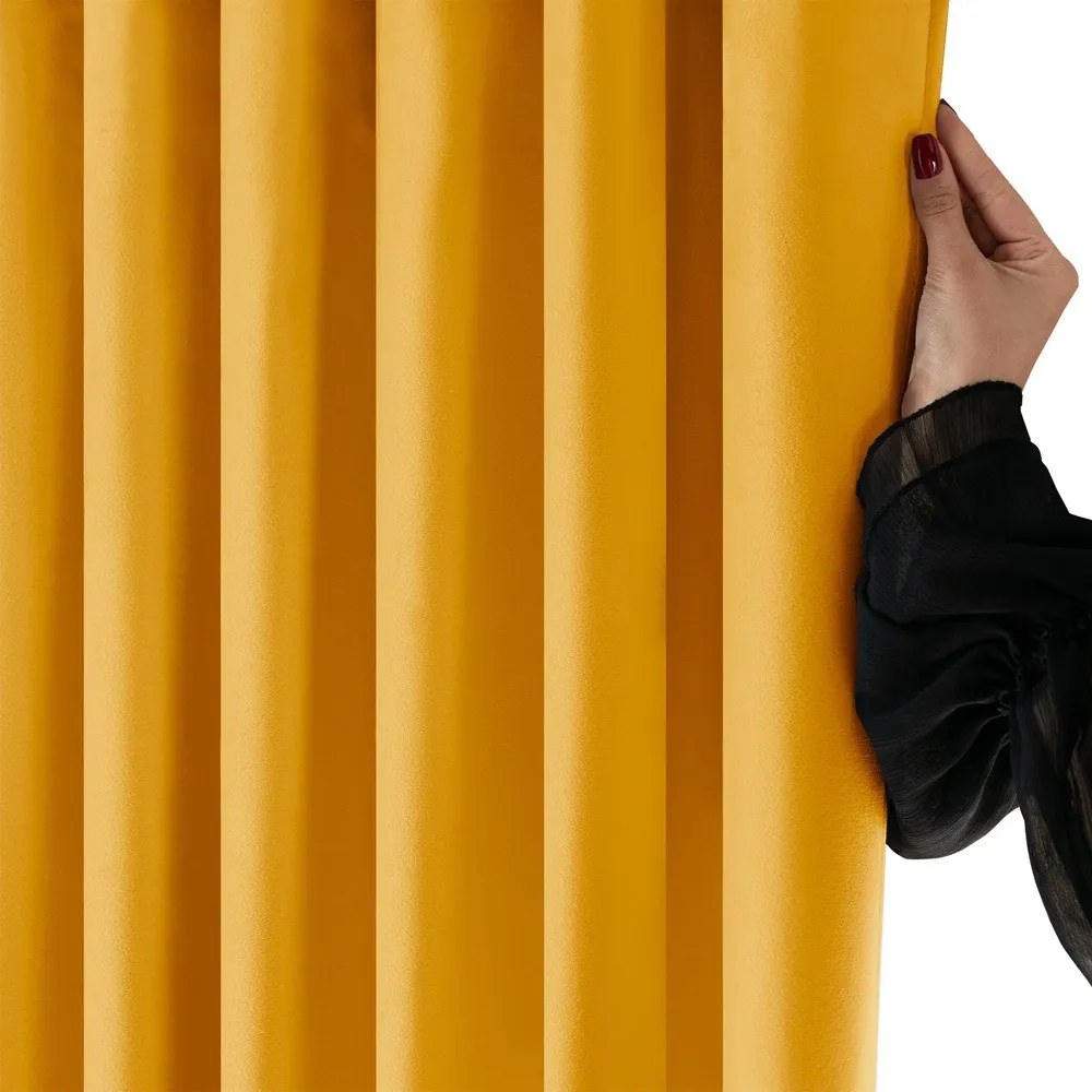 Musztardowa aksamitna zasłona częściowo zaciemniająca (dimout) 400x270 cm Velto – Filumi