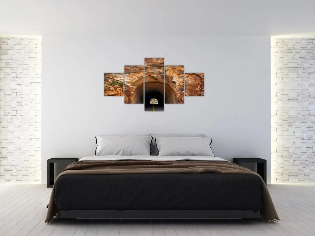 Obraz - tunel w skale (125x70 cm)