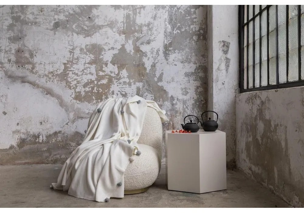 Kremowa polarowa narzuta 200x220 cm Pom Pom – Mijolnir