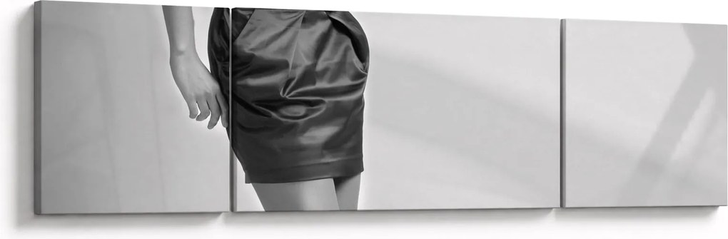 Obraz - Kobieta w krótkiej sukience (170x50 cm)