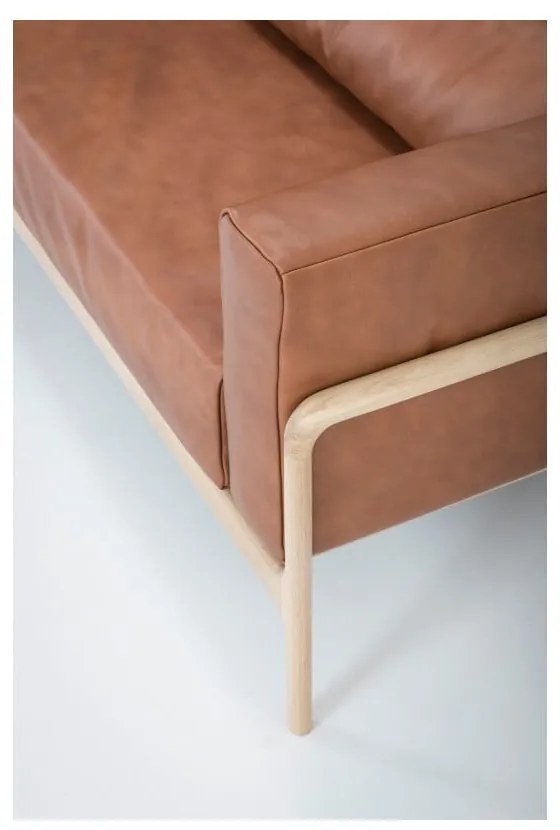Karmelowa sofa z bawolej skóry z konstrukcją z litego drewna dębowego Gazzda Fawn, 240 cm