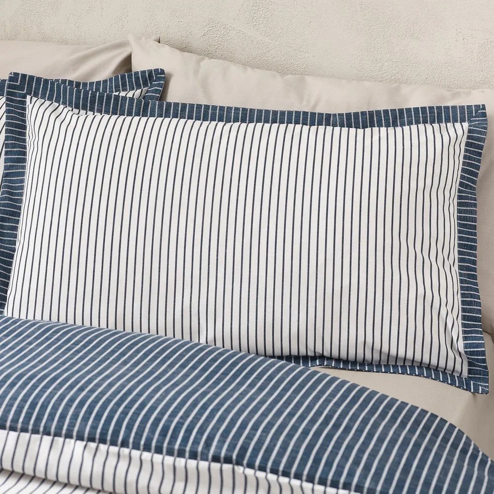 Biało-niebieska pościel dwuosobowa 230x220 cm Oxford Pinstripe – Catherine Lansfield