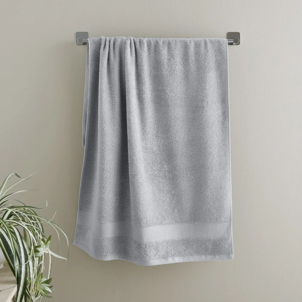 Jasnoszary bawełniany ręcznik kąpielowy frotte 70x120 cm Anti-Bacterial – Catherine Lansfield