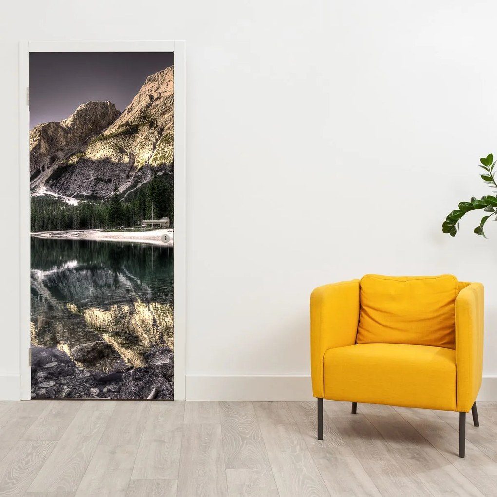 Fototapeta na drzwi - Jezioro w górach (95x205cm)