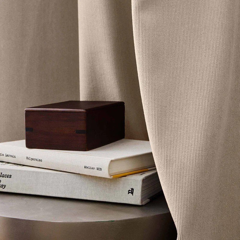 Brązowa zasłona termiczna sztruksowa 140x260 cm Madison – douceur d'intérieur