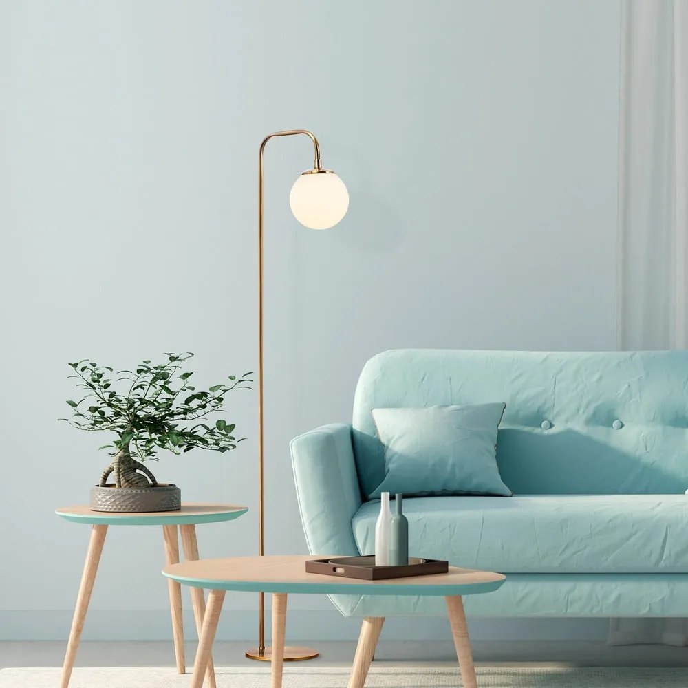 Biała/w kolorze mosiądzu lampa stojąca ze szklanym kloszem (wysokość 146 cm) Viran – Opviq lights