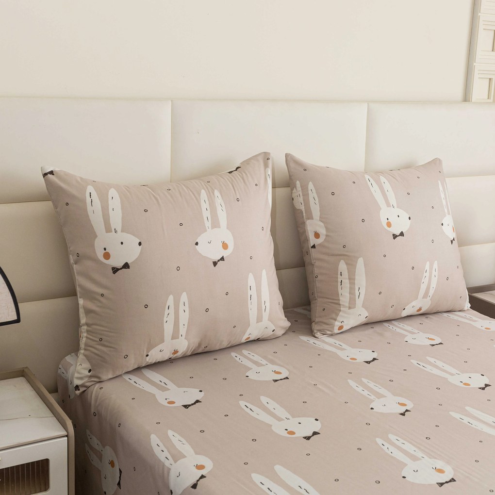 PrzytulneMieszkanie.pl PrzytulneMieszkanie.pl Pościel z mikrowłókna WHITE RABBIT, beżowa Rozmiar pościeli: 70 x 90 cm | 140 x 200 cm