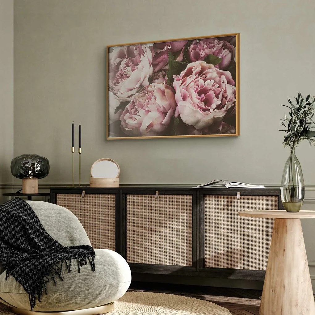 Plakat Różowe piwonie 60x40 cm z ramą złotą bez marginesu ARTGEIST B